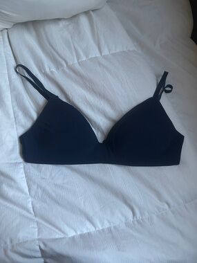 Victoria's Secret Black Wireless Lightly Padded Bra